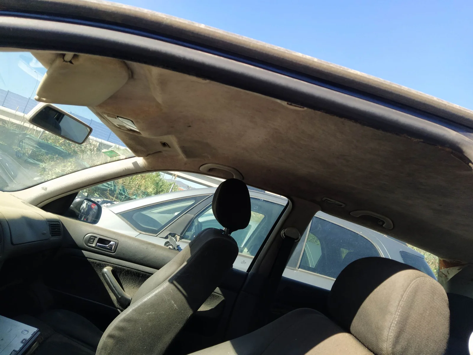 Foto de ASIDERO TECHO DELANTERO DERECHO VOLKSWAGEN GOLF IV BERLINA (1J1)(10.1997) 1.6 16V (105 CV / 77 KW) referencia 6N0857607T FKZ