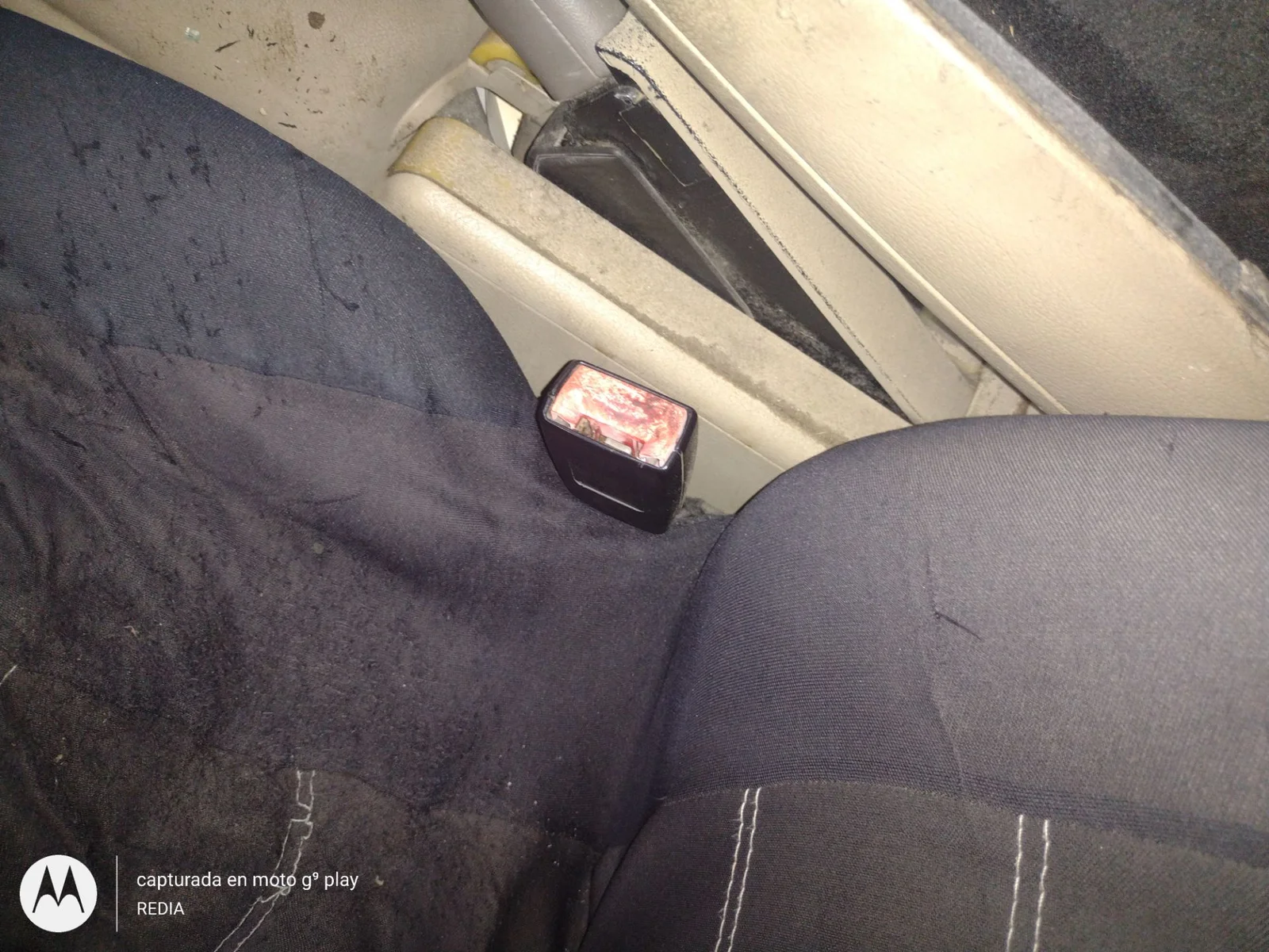 Foto de ENGANCHE CINTURON DELANTERO IZQUIERDO AUDI A6 BERLINA (4B2) 1.9 TDI (131 CV / 96 KW)