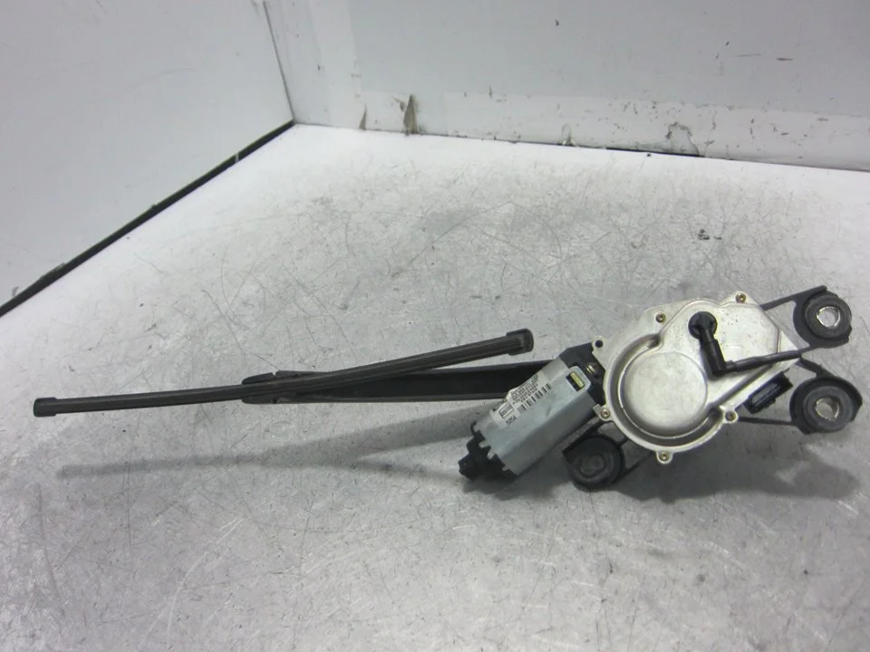 Foto de MOTOR LIMPIA TRASERO SEAT IBIZA (6L1) 1.4 16V (75 CV / 55 KW) referencia 6L6955771B