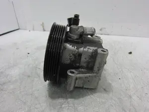 Foto de BOMBA DIRECCION FORD FOCUS BERLINA (CAP) referencia 4M5Q3A733AR foto 2