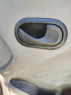 Foto de MANETA INTERIOR DELANTERA DERECHA RENAULT KANGOO II (F/KW0) 1.5 dCi Diesel CAT (86 CV / 63 KW)