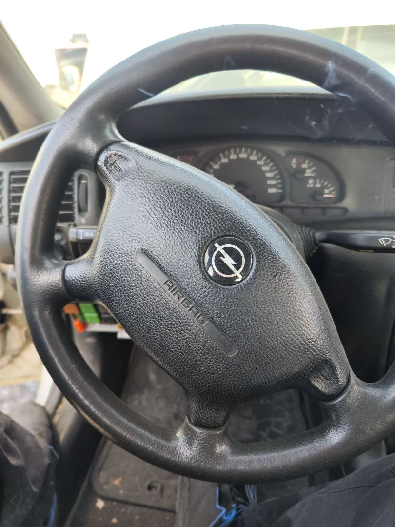 Foto de AIRBAG DELANTERO IZQUIERDO OPEL VECTRA B BERLINA 2.0 DTI (101 CV / 74 KW) referencia 90437116