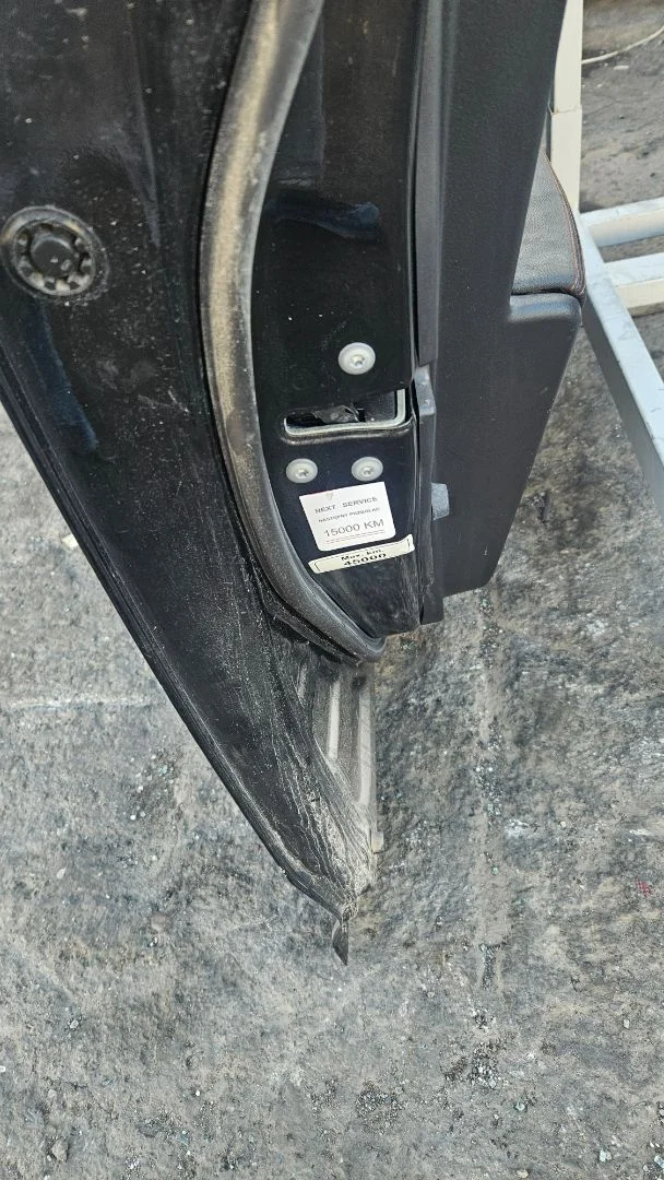 Foto de CERRADURA PUERTA DELANTERA IZQUIERDA TOYOTA AVENSIS CROSS SPORT (T27) 1.8 16V CAT (147 CV / 108 KW) referencia 6904002211