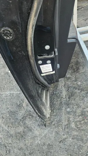 Foto de CERRADURA PUERTA DELANTERA IZQUIERDA TOYOTA AVENSIS CROSS SPORT (T27) 1.8 16V CAT (147 CV / 108 KW) referencia 6904002211