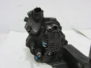 Foto de BOMBA INYECCION RENAULT MEGANE II CLASSIC BERLINA referencia 8200256255 foto 4
