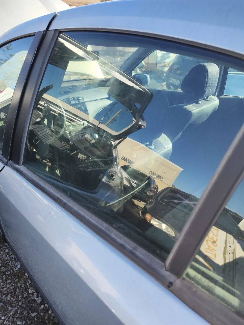 Foto de LUNA TRASERA IZQUIERDA RENAULT LAGUNA II (BG0) 1.8 CAT (120 CV / 88 KW)