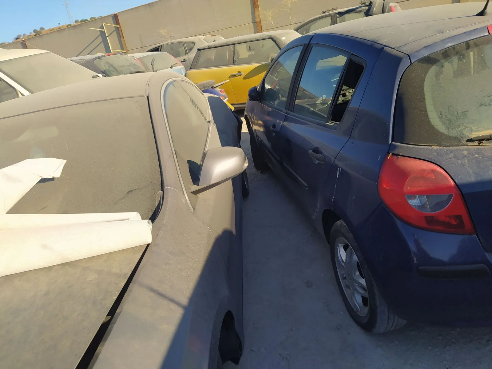 Foto de PILOTO TRASERO IZQUIERDO RENAULT CLIO III 1.5 dCi Diesel CAT (86 CV / 63 KW) referencia 8200459962
