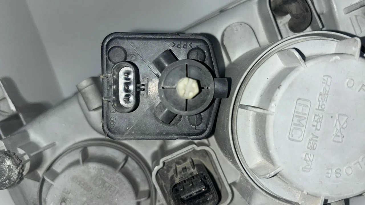 Foto de FARO DERECHO HYUNDAI TRAJET (FO) 2.0 16V CAT (136 CV / 100 KW)