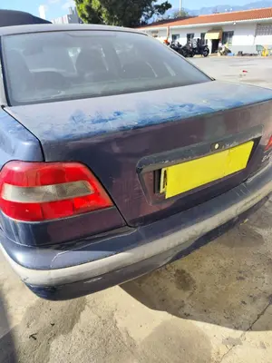 Foto de PORTON TRASERO VOLVO S40 BERLINA 1.6 CAT (109 CV / 80 KW) referencia 30844411