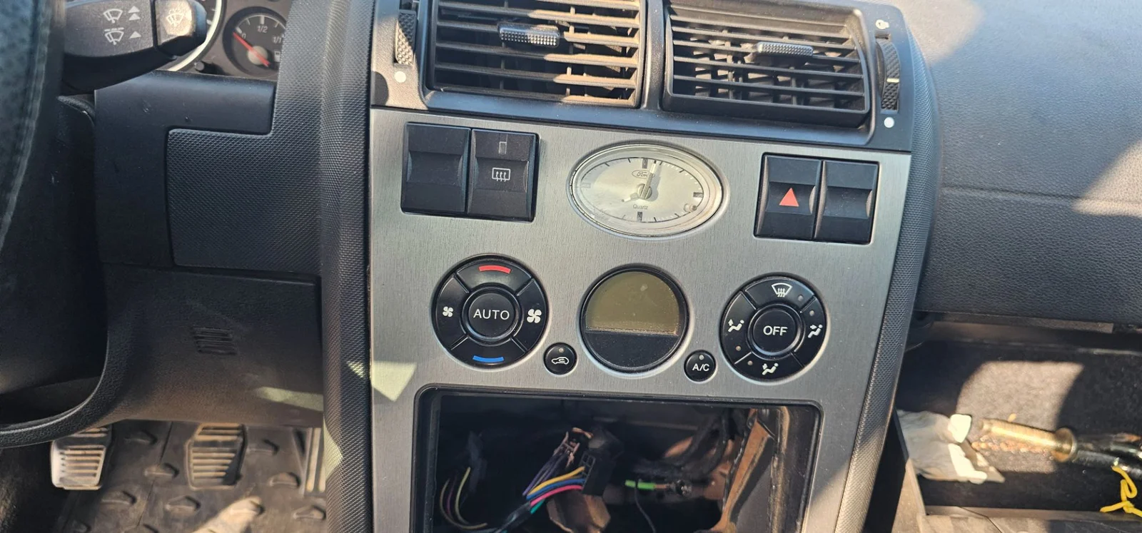 Foto de MANDO CALEFACCION / AIRE ACONDICIONADO FORD MONDEO BERLINA (GE) 2.0 16V DI TD CAT (116 CV / 85 KW) referencia 1253604