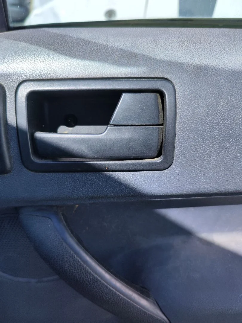 Foto de MANETA INTERIOR DELANTERA DERECHA FORD TRANSIT CONNECT (TC7) 1.8 TDCi CAT (90 CV / 66 KW)