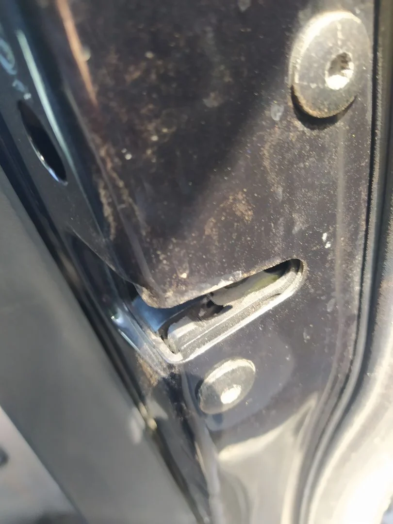Foto de CERRADURA PUERTA TRASERA DERECHA VOLKSWAGEN GOLF PLUS V (5M1) 1.9 TDI (105 CV / 77 KW)