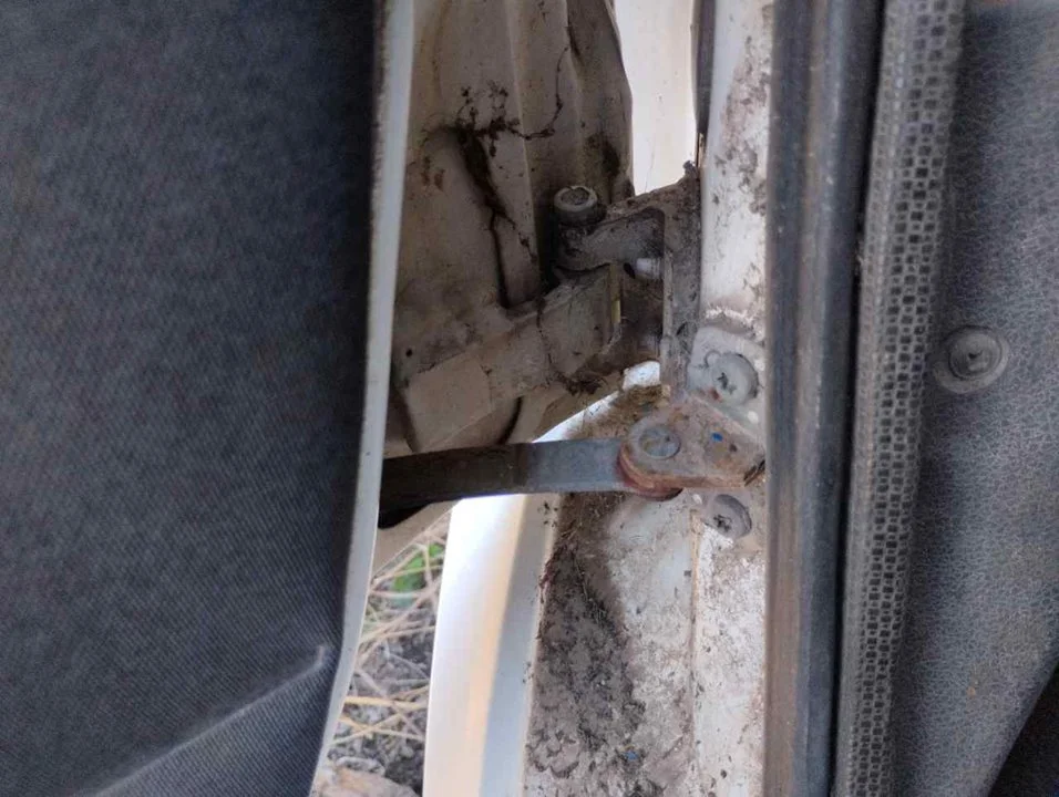 Foto de NO IDENTIFICADO FORD TRANSIT FURGÓN (CY/DY)(1986) 2.5 Diesel (80 CV / 59 KW)