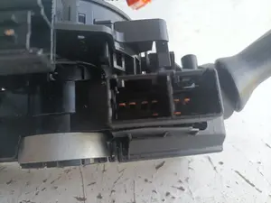 Foto de MANDO MULTIFUNCION PEUGEOT 107 referencia 173848 foto 6