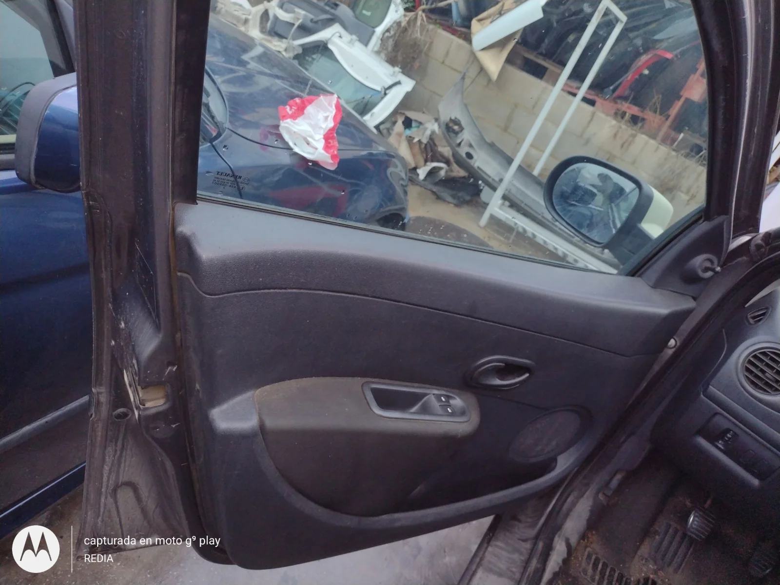 Foto de GUARNECIDO PUERTA DELANTERA IZQUIERDA RENAULT CLIO III 1.2 16V (75 CV / 55 KW)