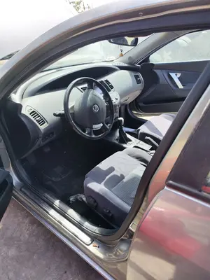 Foto de GOMAS CONTORNO PUERTA NISSAN PRIMERA BERLINA (P12) 1.9 16V Turbodiesel CAT (120 CV / 88 KW)