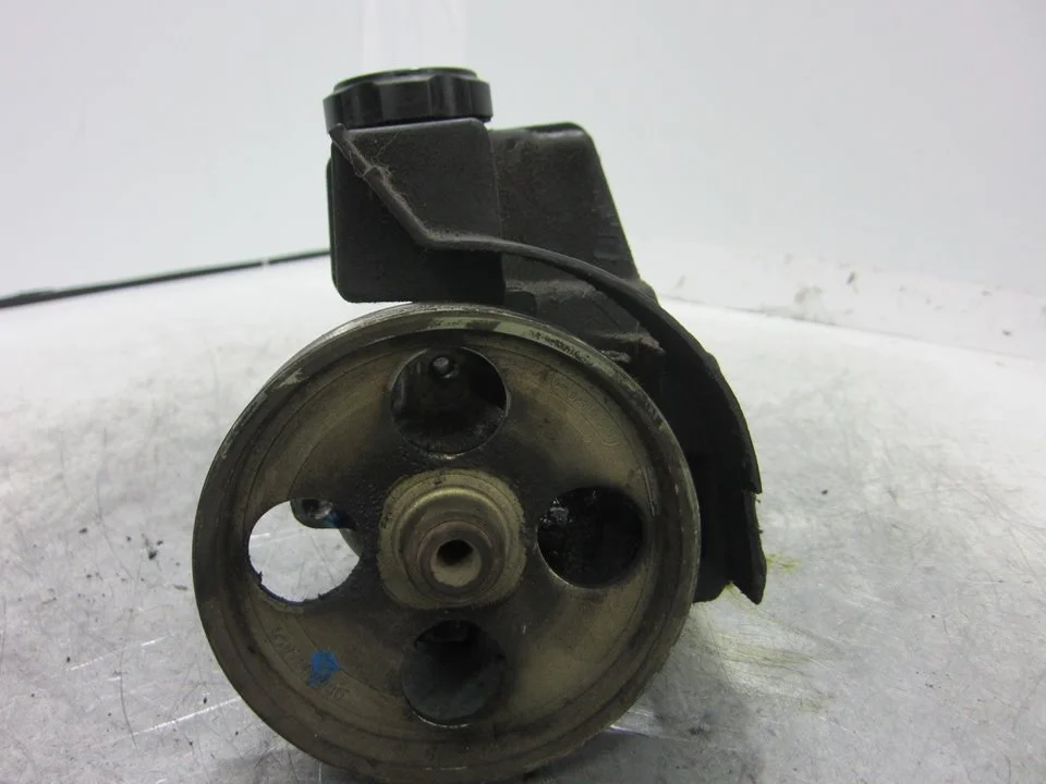 Foto de BOMBA DIRECCION PEUGEOT PARTNER (S1)(07.1996) 1.9 Diesel (69 CV / 51 KW) referencia 9636320580