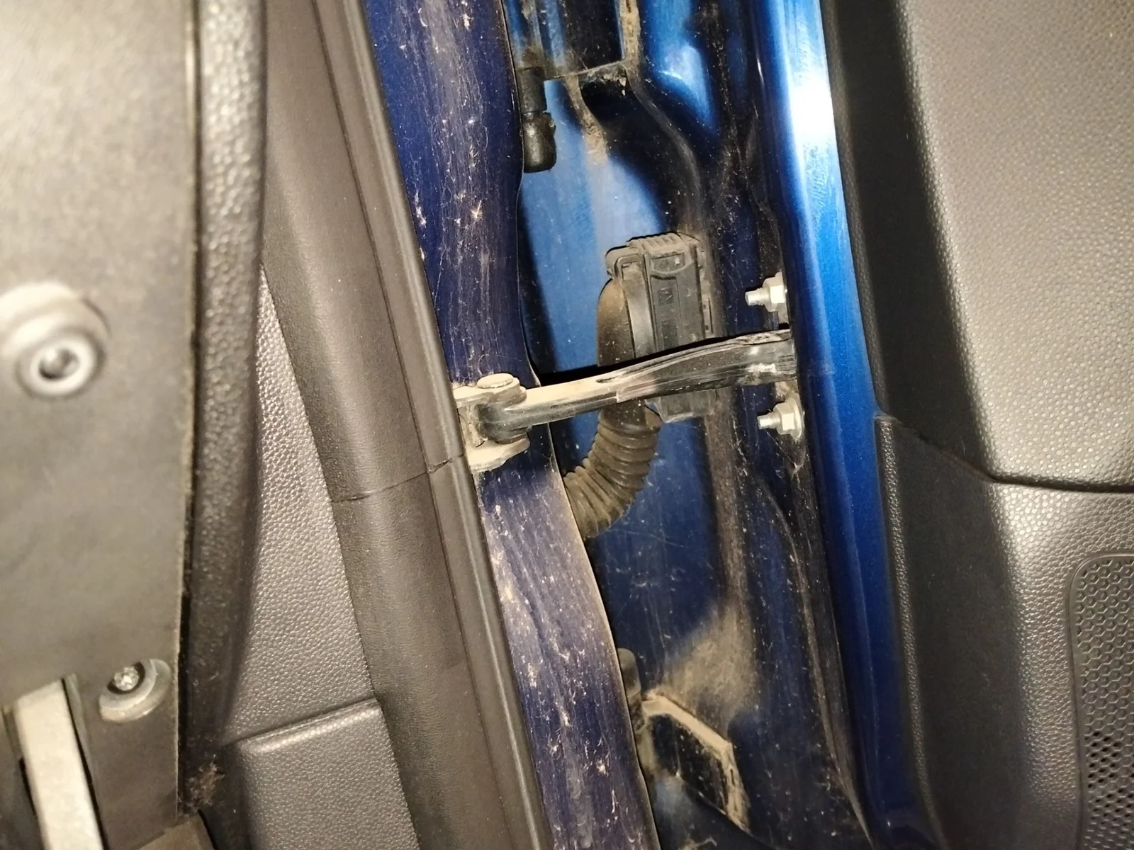 Foto de RETENEDOR PUERTA OPEL ASTRA H BERLINA 1.3 16V CDTI CAT (Z 13 DTH / L4I) (90 CV / 66 KW)