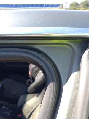 Foto de GOMAS CONTORNO PUERTA VOLKSWAGEN PASSAT BERLINA (3B3) 1.9 TDI (131 CV / 96 KW)