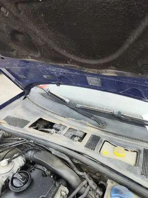 Foto de BRAZO LIMPIA DELANTERO DERECHO VOLKSWAGEN PASSAT BERLINA (3B3) 1.9 TDI (131 CV / 96 KW) referencia 3B1955410C
