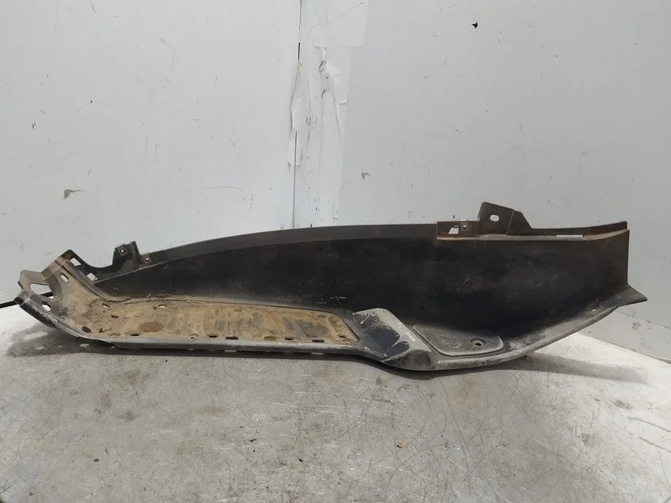 Foto de POSAPIES DELANTERO IZQUIERDO PIAGGIO (VESPA) X 8 198 cm3 - 13.8 kW (0 CV / 0 KW) referencia 620992