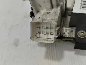 Foto de CERRADURA PUERTA DELANTERA IZQUIERDA FORD FOCUS FAMILIAR (CAK) 1.6 16V CAT (101 CV / 74 KW) referencia XS41A2183CE foto 6