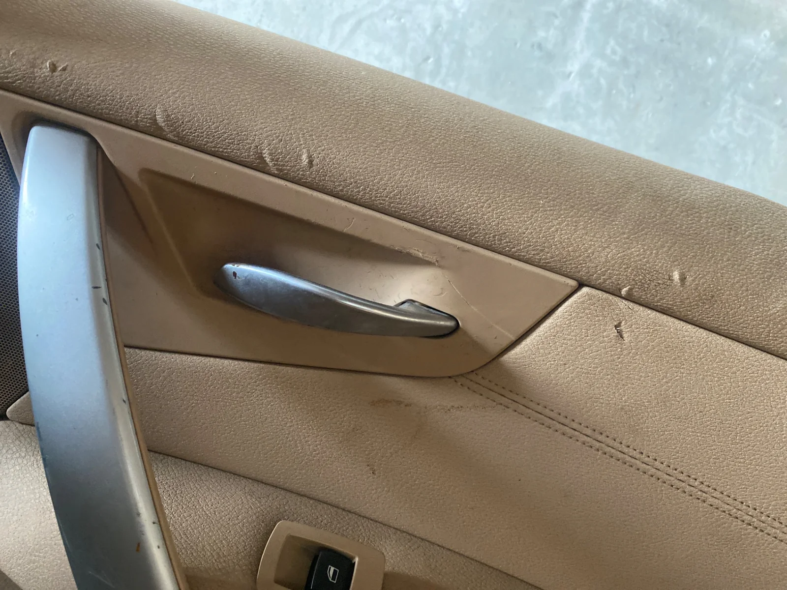 Foto de MANETA INTERIOR TRASERA DERECHA BMW SERIE X3 (E83) 2.0 Turbodiesel CAT (177 CV / 130 KW)