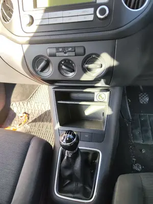 Foto de CONSOLA CENTRAL VOLKSWAGEN GOLF PLUS V (5M1) 1.9 TDI (105 CV / 77 KW) foto 2