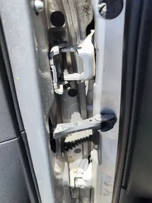 Foto de RETENEDOR PUERTA CITROEN C4 BERLINA 1.6 16V HDi (90 CV / 66 KW) referencia 9181H9