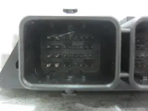 Foto de CENTRALITA MOTOR UCE CITROEN C4 BERLINA 1.6 16V HDi (90 CV / 66 KW) referencia 9664843780 foto 5