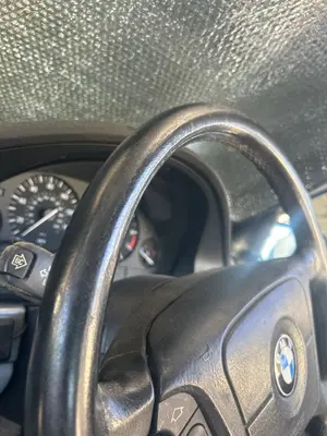 Foto de VOLANTE BMW SERIE 5 TOURING (E39) 2.0 24V (150 CV / 110 KW) foto 2