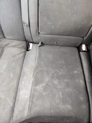 Foto de ENGANCHE CINTURON TRASERO CENTRAL RENAULT MEGANE II BERLINA 3P 1.9 dCi Diesel (120 CV / 88 KW)