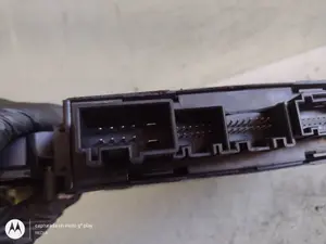 Foto de MOTOR ELEVALUNAS TRASERO DERECHO VOLKSWAGEN TOUAREG (7L6) 2.5 TDI DPF (174 CV / 128 KW) referencia 7L0959794 foto 4