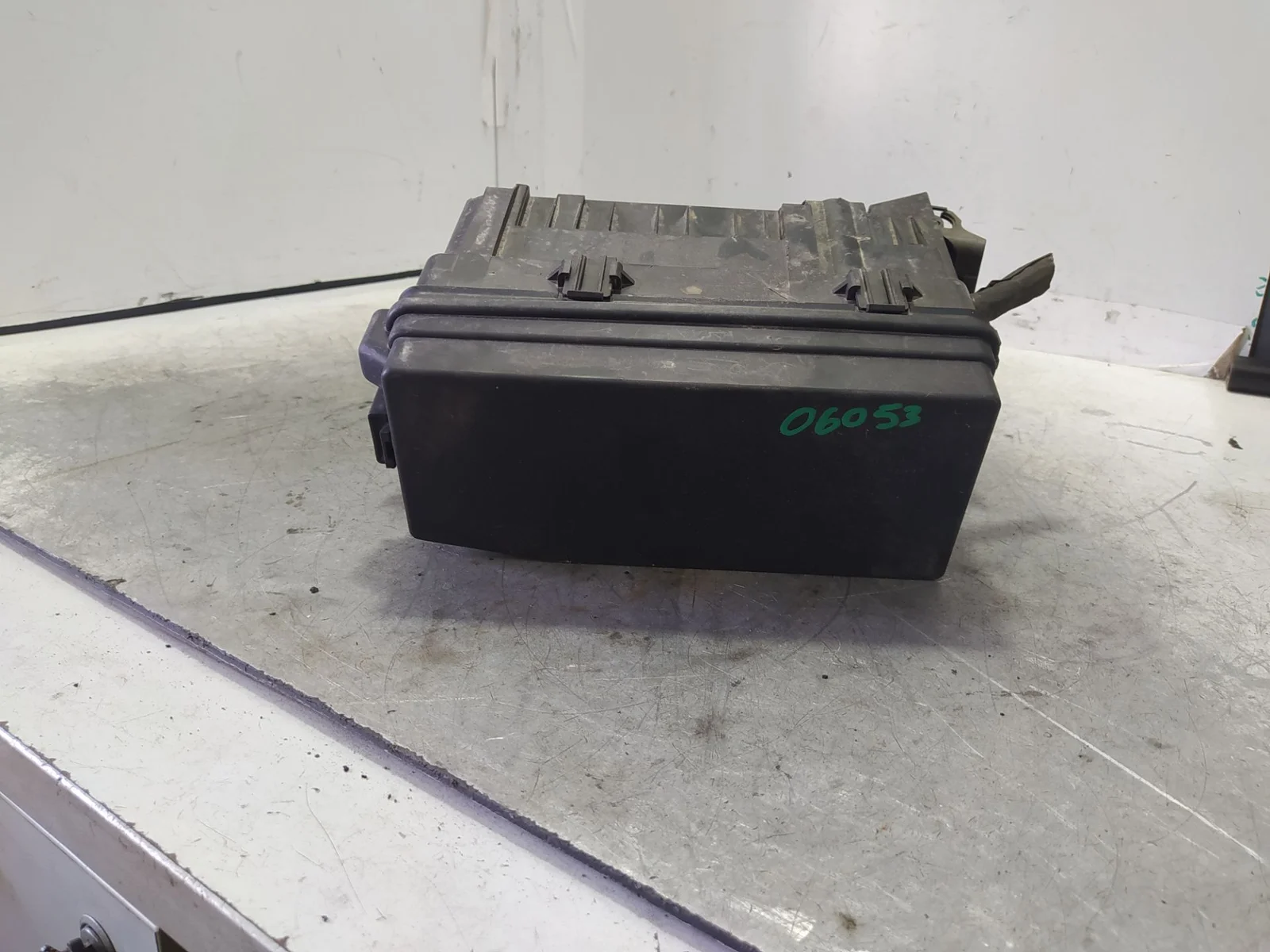 Foto de CAJA RELES / FUSIBLES RENAULT MEGANE I CLASSIC (LA0) 2.0 CAT (114 CV / 84 KW)