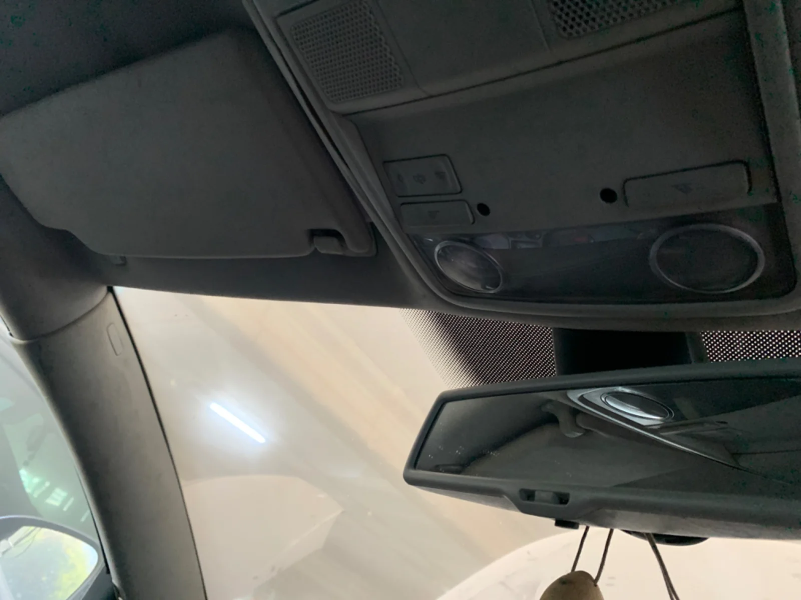 Foto de LUZ INTERIOR VOLKSWAGEN PASSAT VARIANT (3C5) 2.0 TDI (140 CV / 103 KW) referencia 1K0947133H