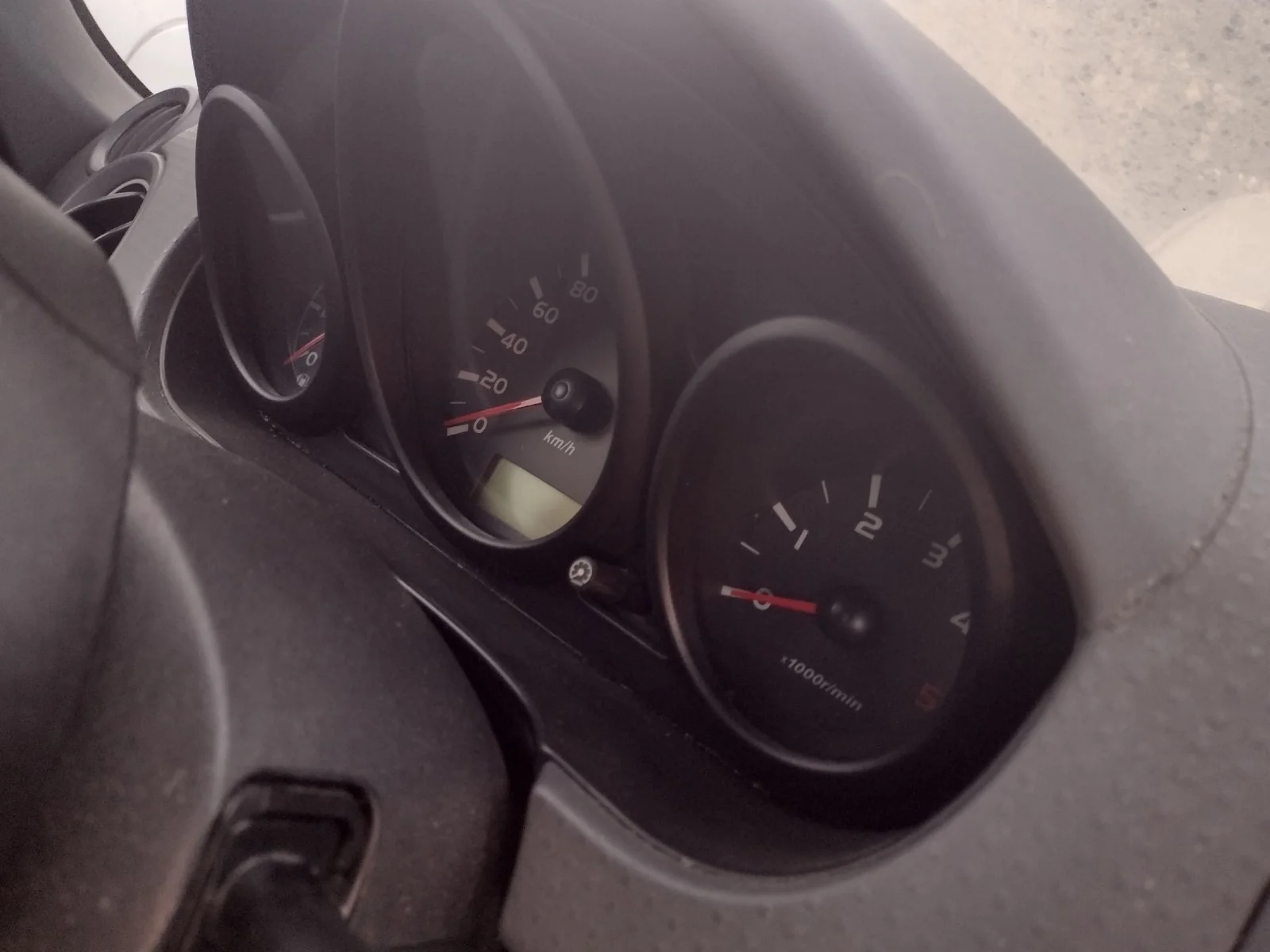 Foto de CUADRO INSTRUMENTOS MITSUBISHI COLT CZ3 BERL. 5 (Z30A) 1.5 DI-D CAT (95 CV / 70 KW)