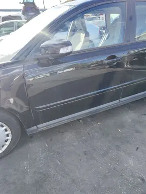 Foto de PUERTA DELANTERA IZQUIERDA VOLVO V50 FAMILIAR 2.0 Diesel CAT (136 CV / 100 KW) referencia 31335440