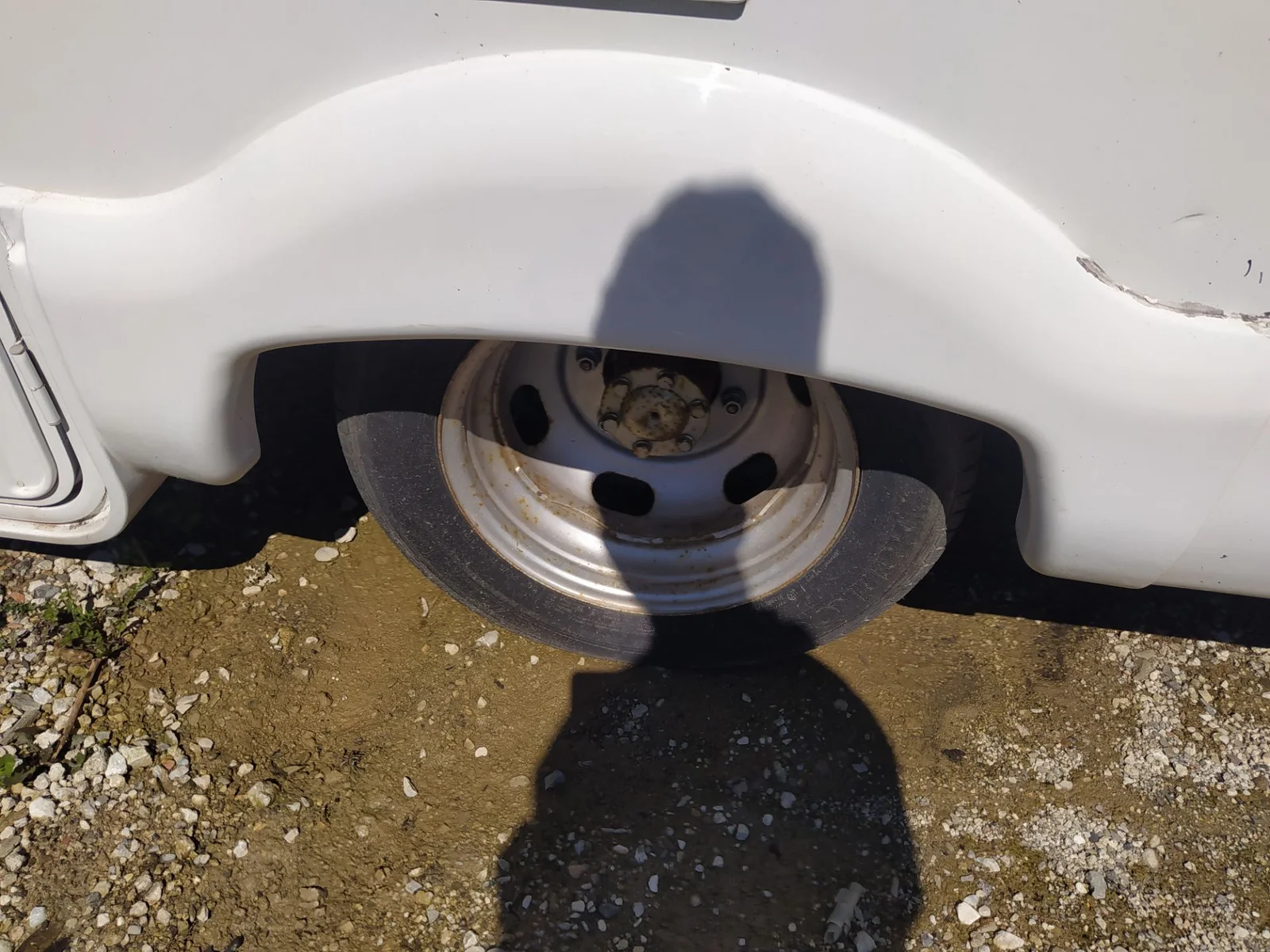 Foto de MANGUETA TRASERA DERECHA FORD TRANSIT CAJA ABIERTA (FY) 2.4 TDE CAT (120 CV / 88 KW)