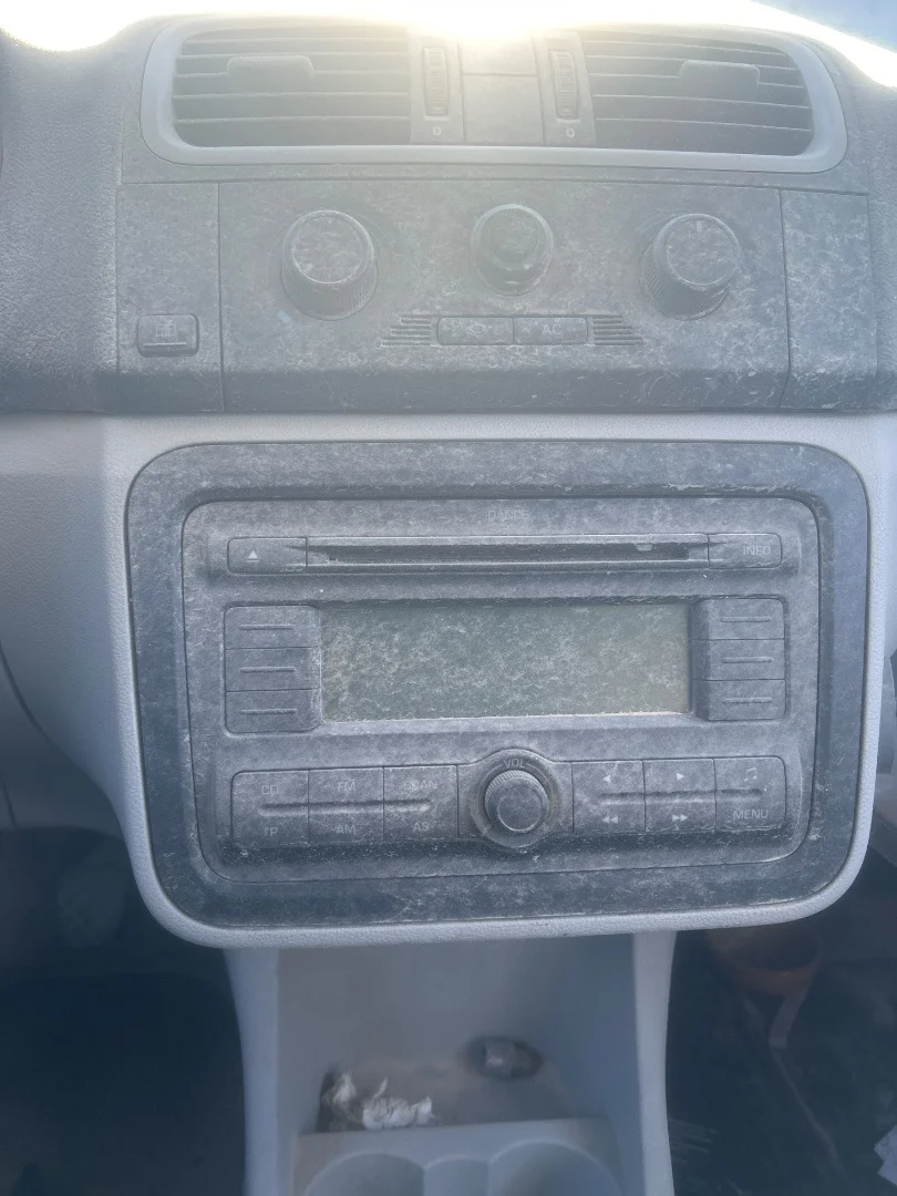 Foto de SISTEMA AUDIO / RADIO CD SKODA FABIA COMBI (5J5) 1.4 TDI (80 CV / 59 KW)