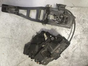 Foto de CERRADURA PUERTA DELANTERA DERECHA FORD FOCUS BERLINA (CAP) 1.6 16V CAT (101 CV / 74 KW) referencia 7M5AR21812AA foto 4