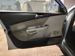 Foto de GUARNECIDO PUERTA DELANTERA IZQUIERDA VOLKSWAGEN PASSAT BERLINA (3C2) 2.0 TDI (140 CV / 103 KW) referencia 3C1867011DT