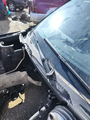 Foto de BRAZO LIMPIA DELANTERO DERECHO BMW SERIE X3 (E83) 2.0 16V Diesel CAT (150 CV / 110 KW)