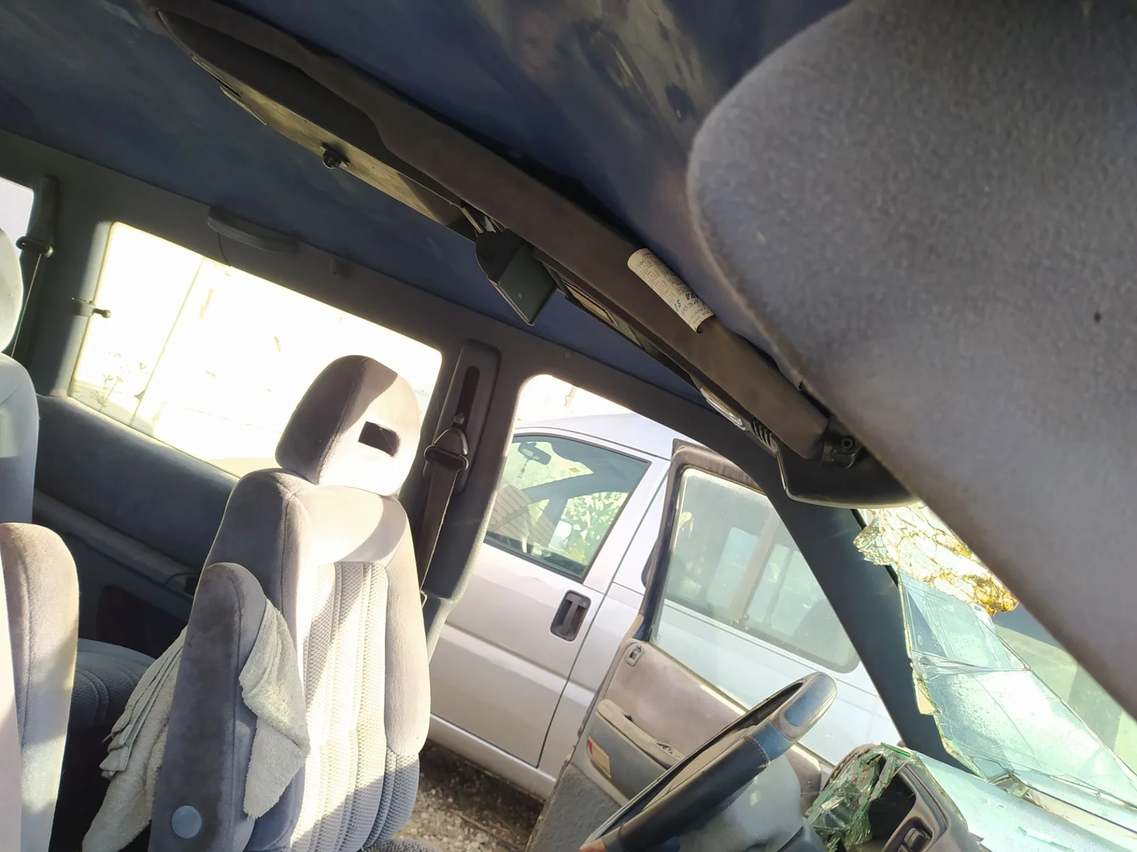 Foto de ASIDERO TECHO DELANTERO IZQUIERDO CHRYSLER VOYAGER GS 2.5 Turbodiesel (116 CV / 85 KW)