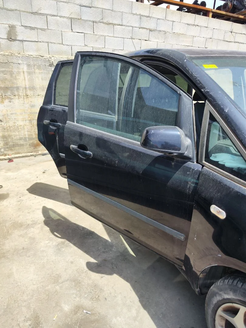 Foto de PUERTA DELANTERA DERECHA FORD C-MAX (CB3)(2007) 1.8 TDCi Turbodiesel CAT (116 CV / 85 KW) referencia 1678023