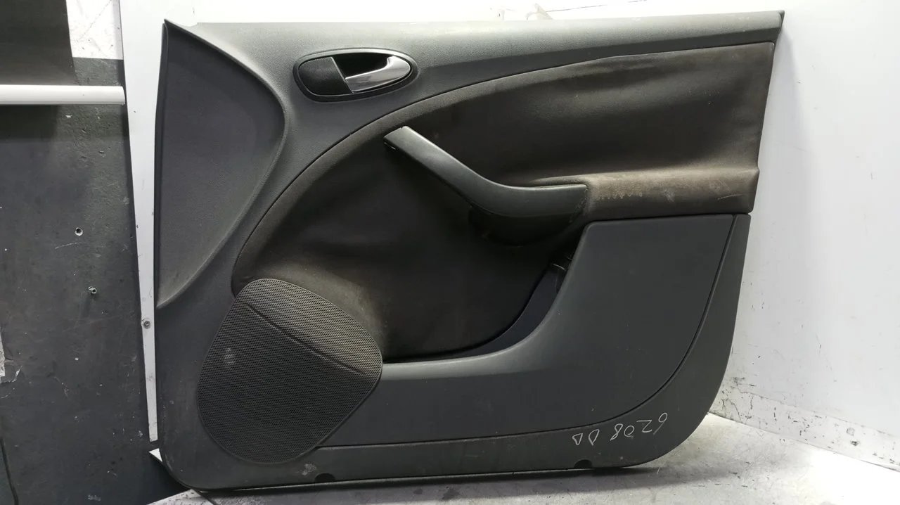 Foto de GUARNECIDO PUERTA DELANTERA DERECHA SEAT ALTEA (5P1) 1.6 TDI (105 CV / 77 KW) referencia 5P0867012