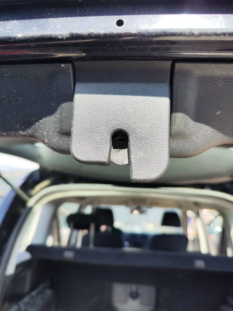 Foto de CERRADURA MALETERO / PORTON SKODA YETI (5L)(2009) 2.0 TDI (110 CV / 81 KW)