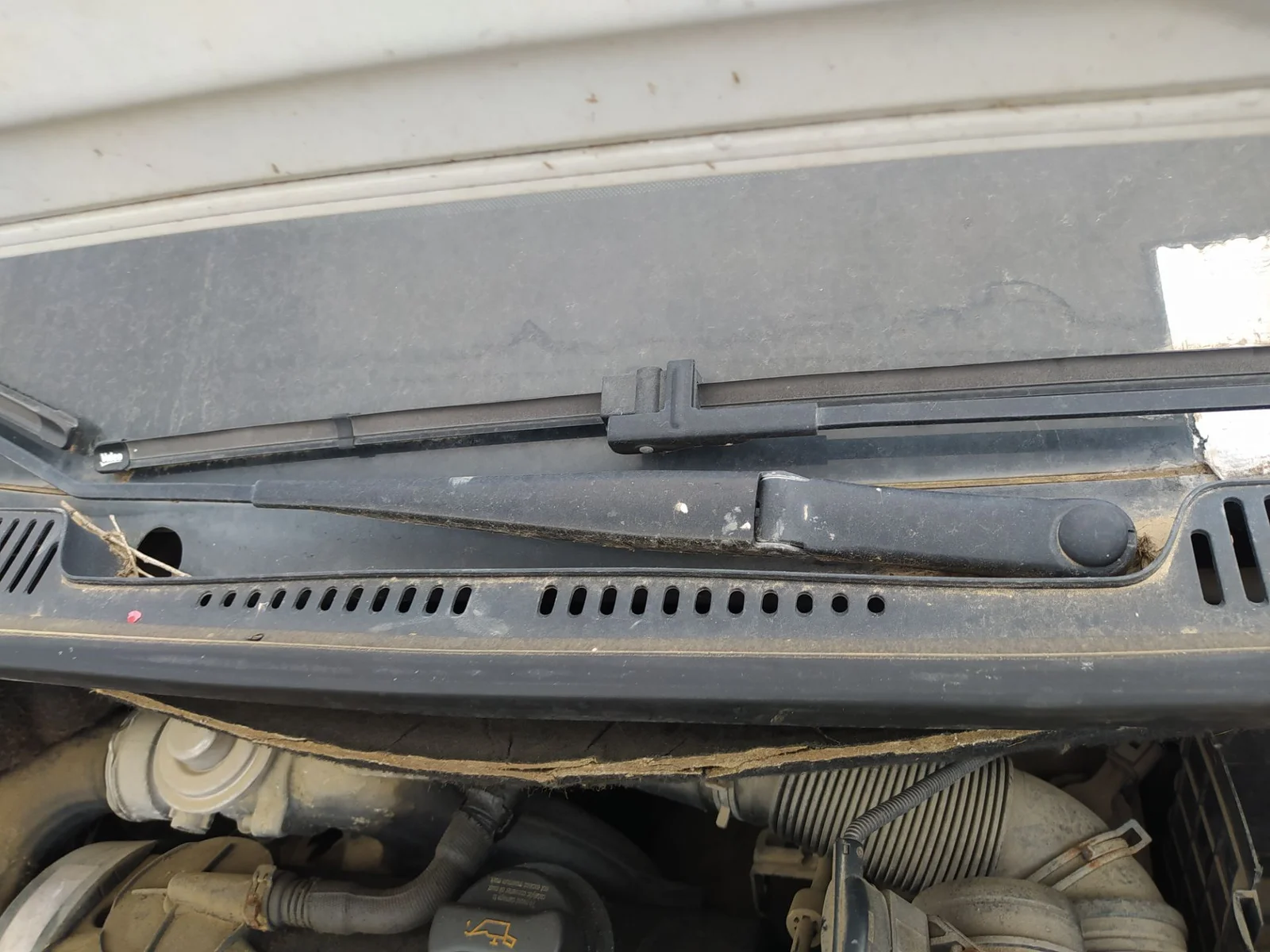 Foto de BRAZO LIMPIA DELANTERO DERECHO VOLKSWAGEN CADDY (2K)(02.2004) 1.9 TDI (105 CV / 77 KW)