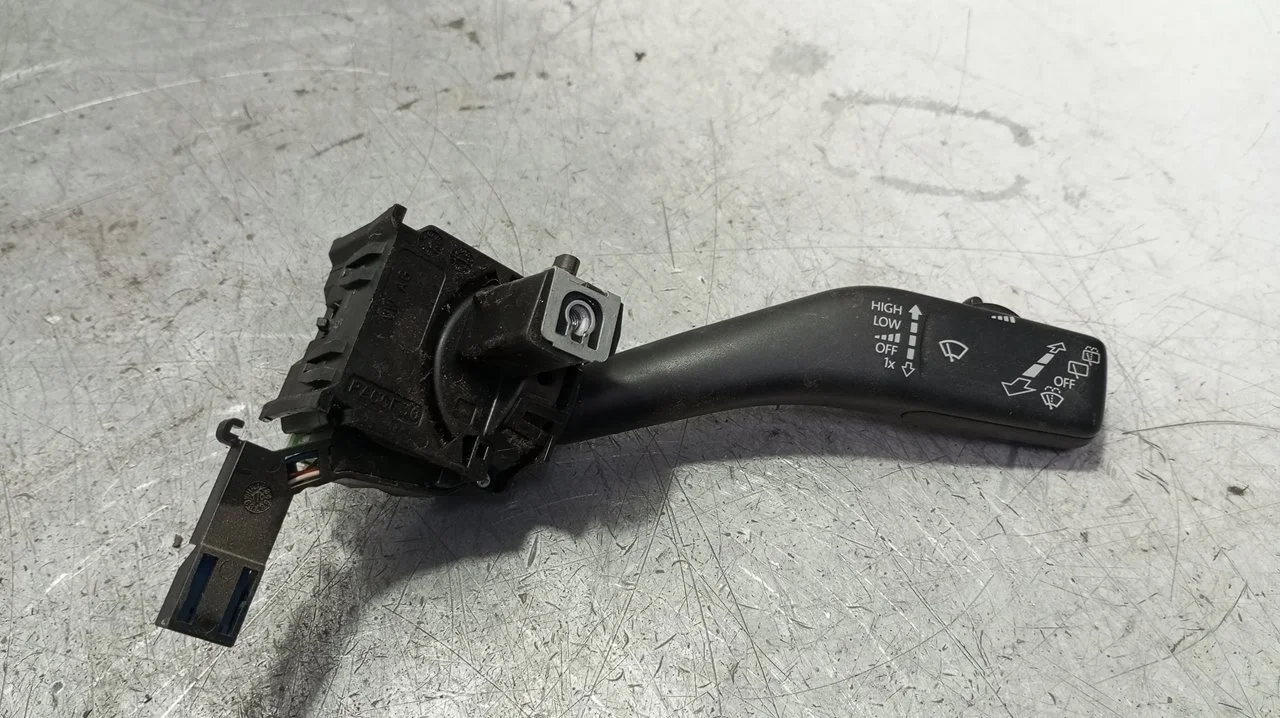 Foto de MANDO LIMPIA SEAT ALTEA (5P1) 1.6 TDI (105 CV / 77 KW) referencia 1K0953519H
