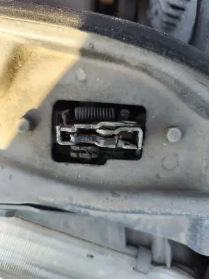 Foto de CERRADURA CAPO RENAULT LAGUNA (B56) 2.0  (113 CV / 83 KW)