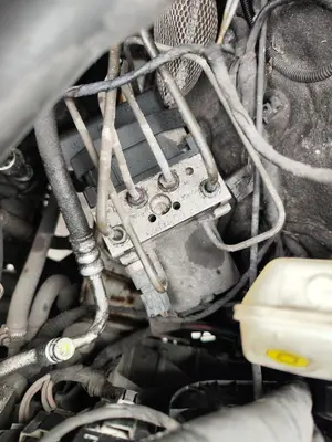 Foto de ABS MERCEDES-BENZ VIANO (639) 2.1 CDI CAT (150 CV / 110 KW) referencia A0014461089